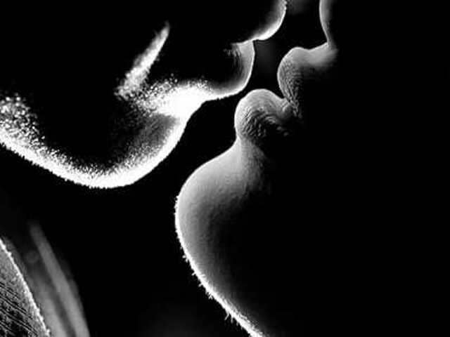 Immagini bacio passionale 11